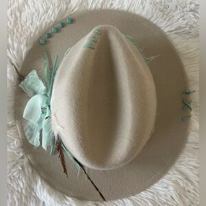 Elegant Beige Hat with Mint Accents